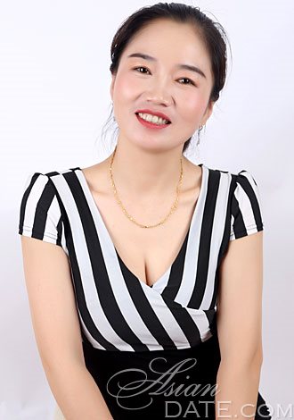 Most gorgeous profiles: Huaying from Beijing, Asian beach member