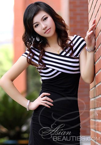 Welcome to our photo gallery! Take a look at China woman Hua