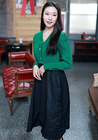 Most gorgeous profiles: caring Asian member Lu yi
