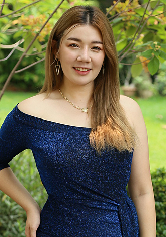 Date the member of your dreams: young Asian profile Thipsuda from Bangkok